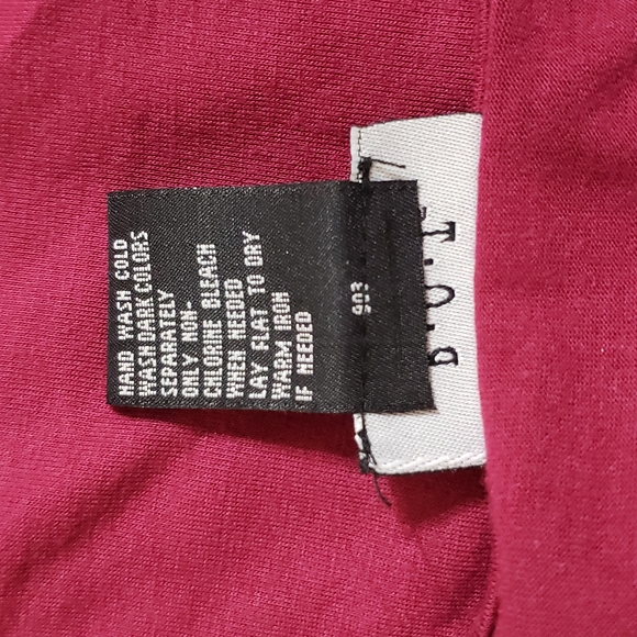 RQT - Beautiful Burgundy Tank - Ladies Medium - Picture 9 of 11